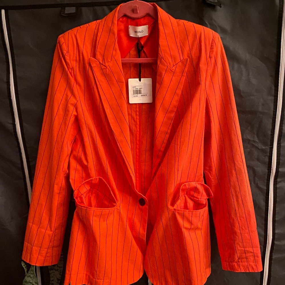 NWT $218 Vicola Bright Red with Black Pinstripe Blazer Size Medium Made in Italy